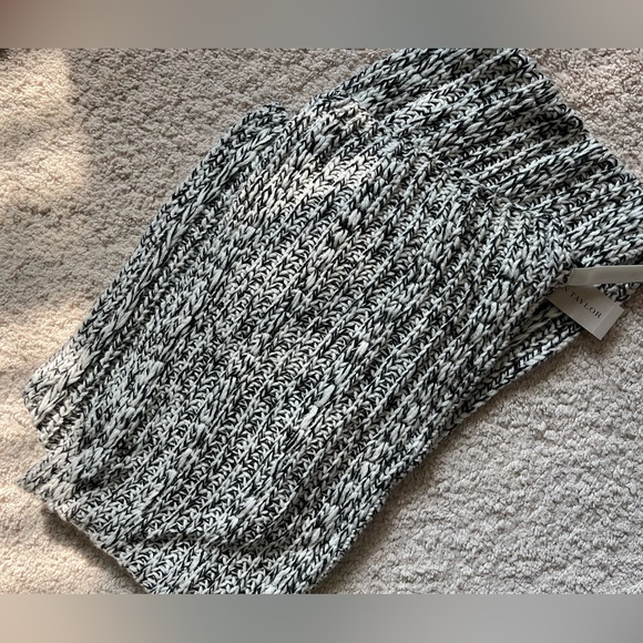 NWT Ann Taylor Cable Knit Scarf Black & Cream